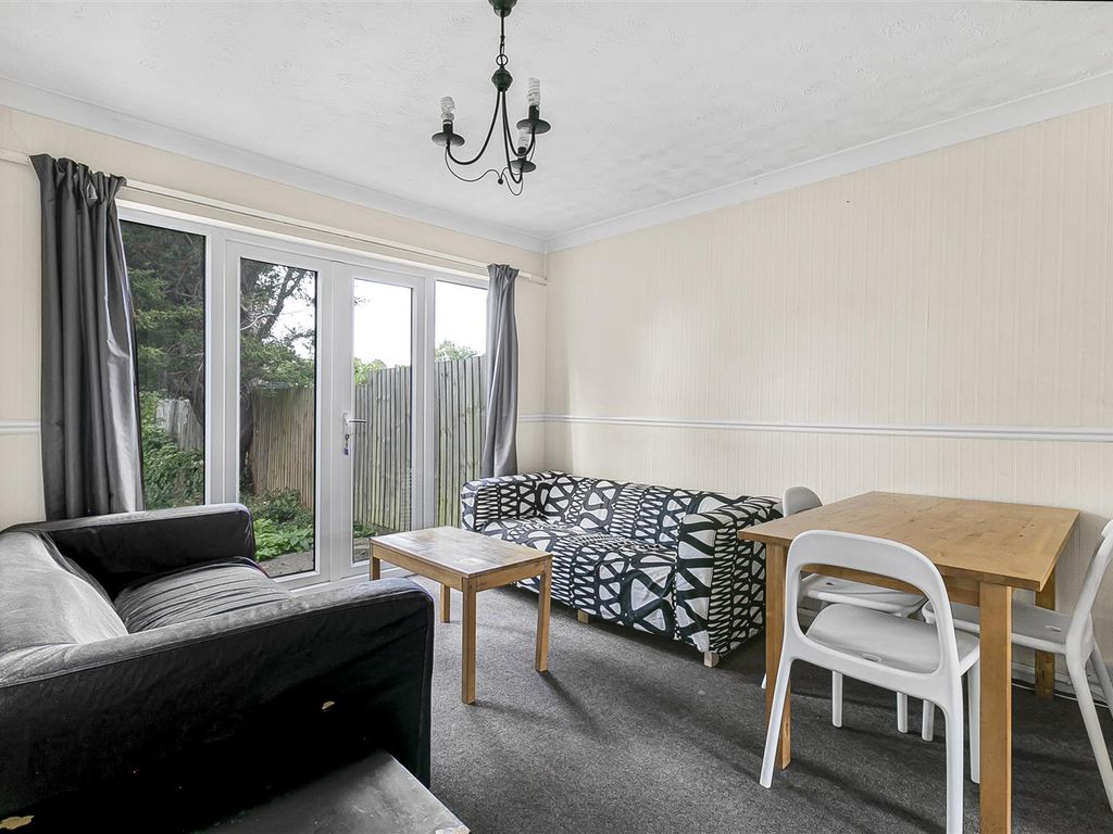 3 bed property for sale in Glebe Road, Cambridge CB1, £475,000