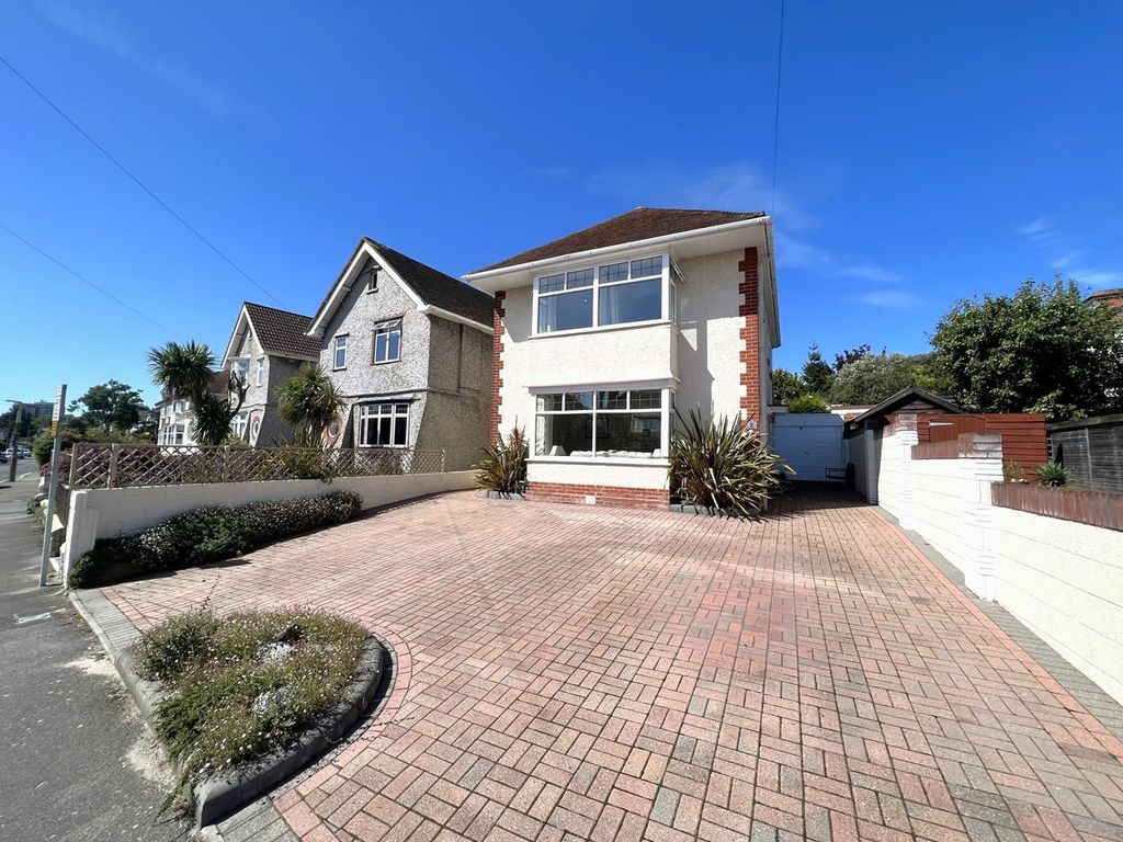 3 bed detached house for sale in Churchfield Road, Poole BH15, £485,000