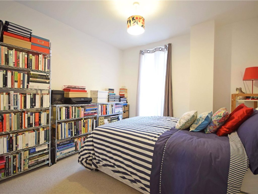 2 bed flat for sale in Hills Road, Cambridge CB2, £499,000