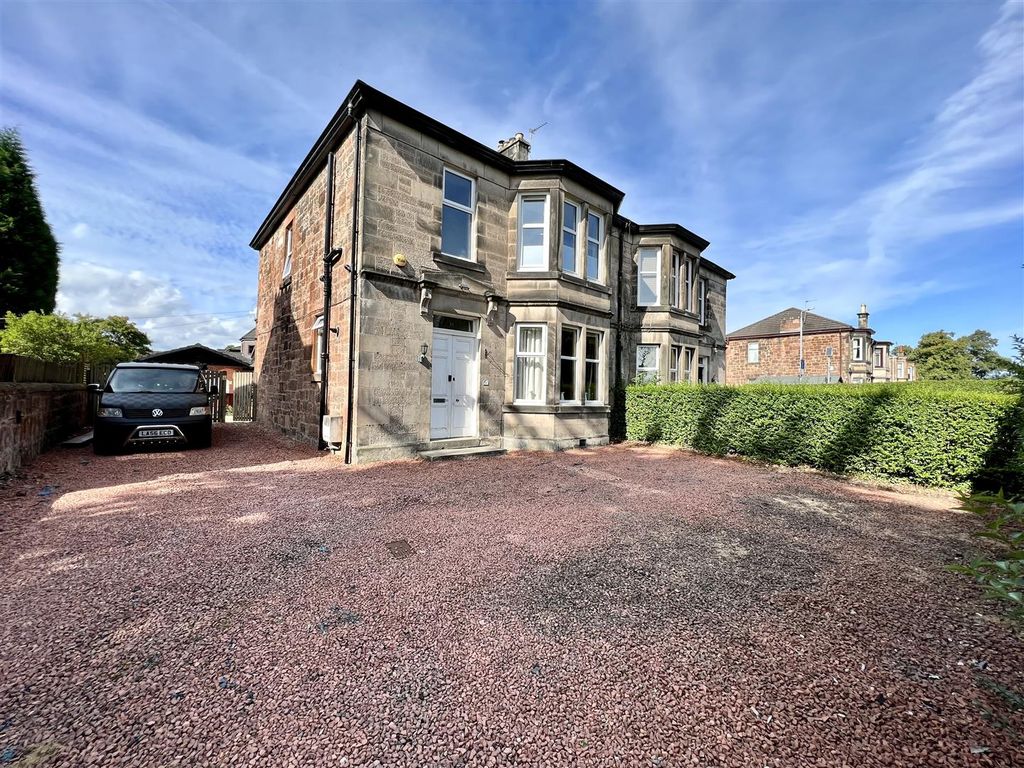 4 bed property for sale in Bothwell Road, Hamilton ML3, £365,000