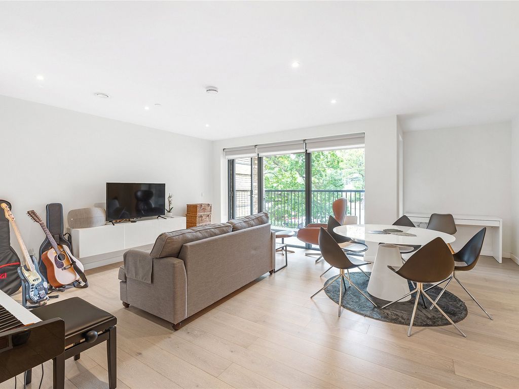 2 bed flat for sale in Beatrice Place, Southfields, London SW19, £560,000