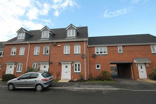 3 bed town house to rent in Panama Circle, Derby DE24, £1,100 pcm