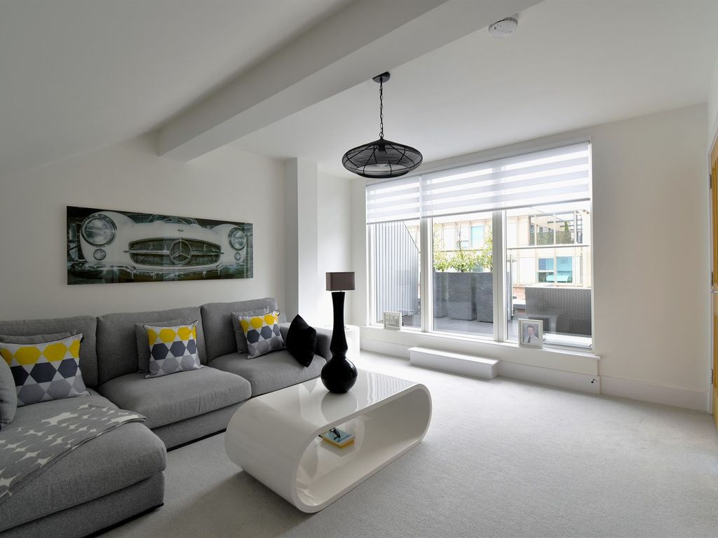 4 bed mews house for sale in South Courtyard, Alderley Park, Nether Alderley SK10, £675,000