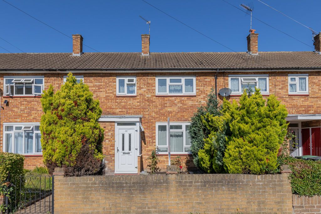 2 bed terraced house for sale in The Broadway, Loughton, Essex IG10, £400,000