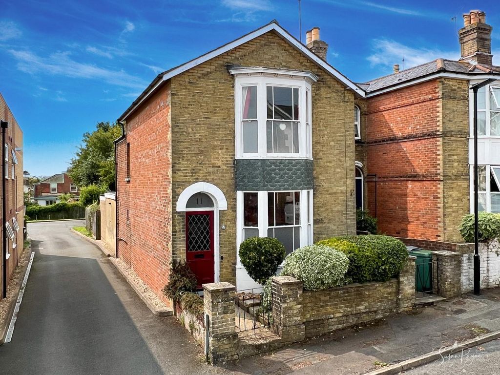 3 bed detached house for sale in Winton Street, Ryde PO33, £378,500