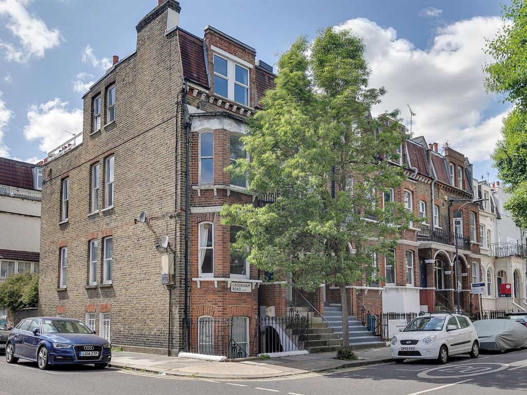 3 bed maisonette for sale in Crookham Road, London SW6, £1,250,000