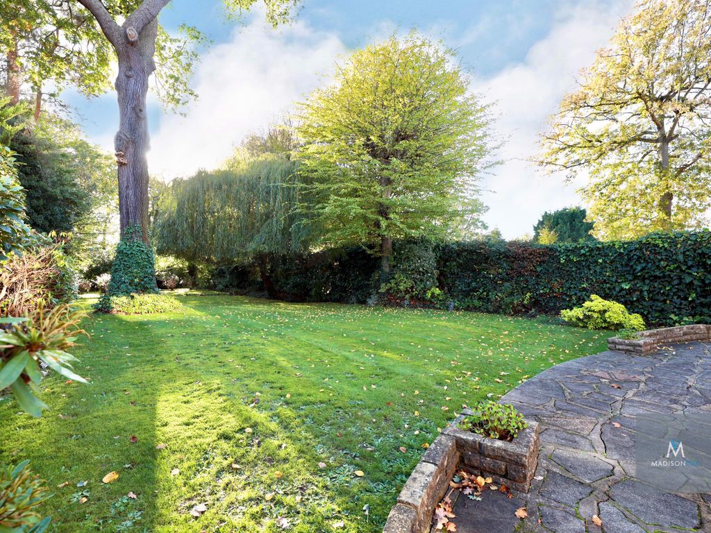 3 bed detached house for sale in Tomswood Road, Chigwell, Essex IG7, £1,200,000