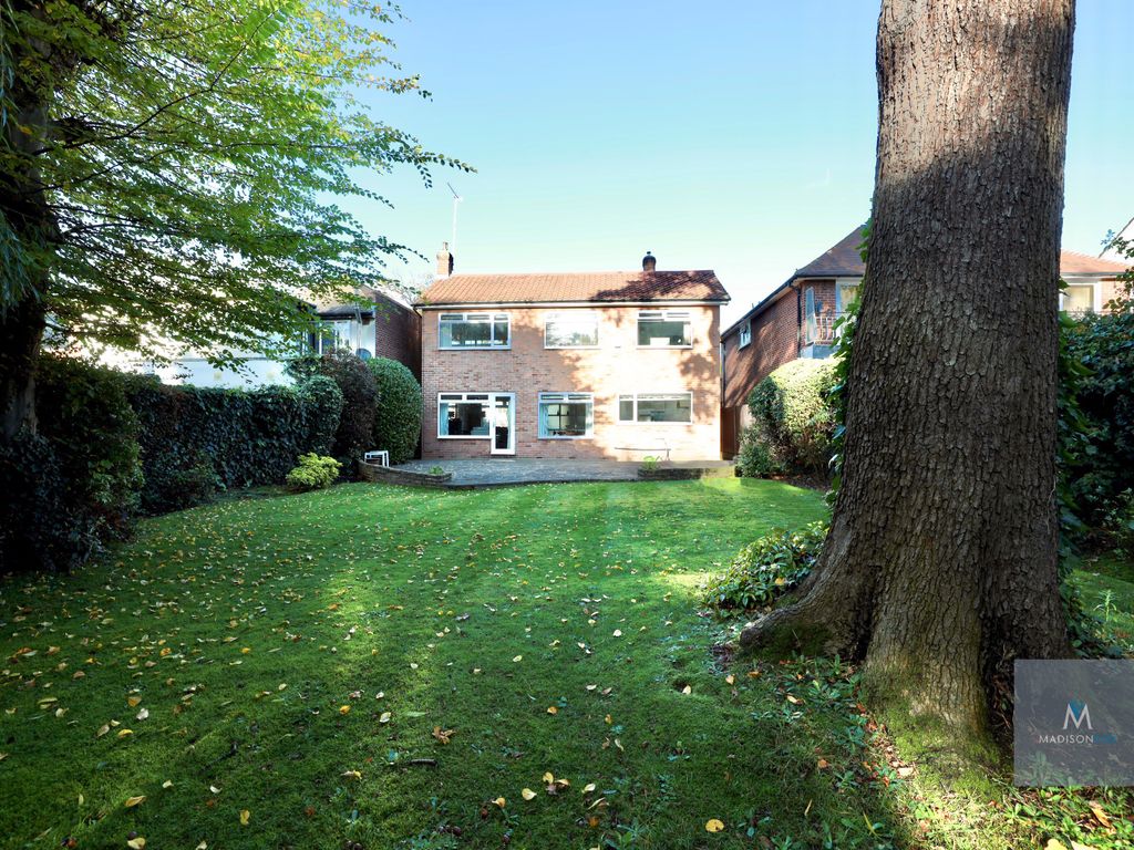 3 bed detached house for sale in Tomswood Road, Chigwell, Essex IG7, £1,200,000