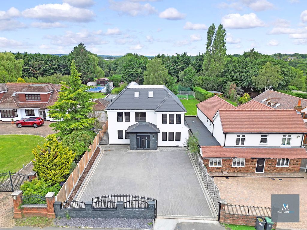 5 bed detached house for sale in Oak Hill Road, Stapleford Abbotts, Romford, Essex RM4, £1,750,000