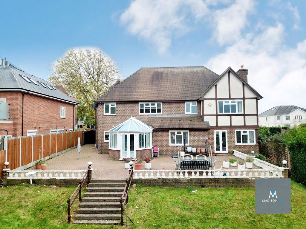 5 bed detached house to rent in Manor Road, Chigwell, Essex IG7, £5,750 pcm