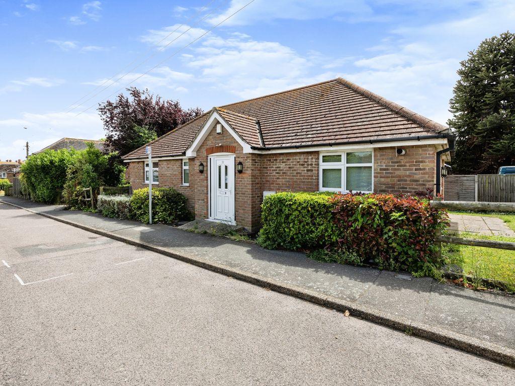 2 bed bungalow for sale in Holness Road, Ash, Canterbury, Kent CT3, £345,000