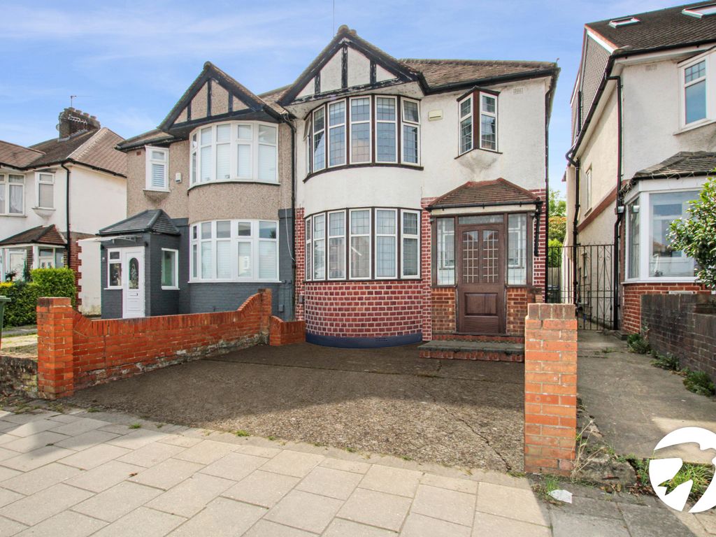 3 bed semi-detached house for sale in Sidcup Road, London SE9, £465,000
