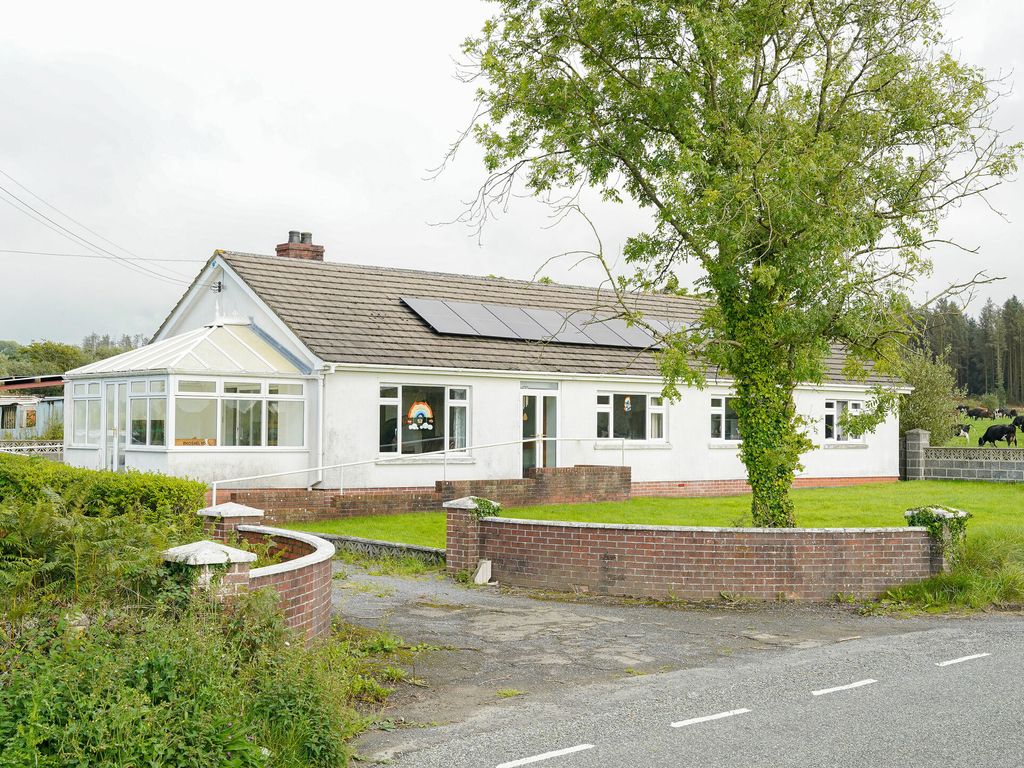4 bed detached bungalow for sale in Cross Inn, Llanon SY23, £320,000