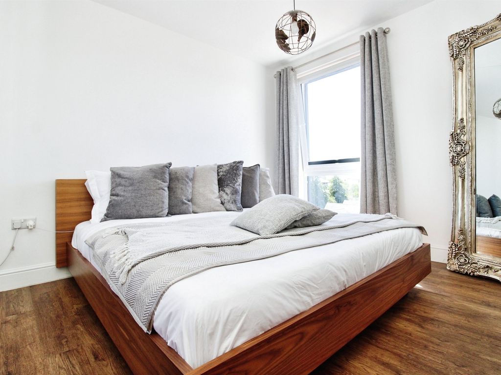 1 bed flat for sale in Schooner Drive, Cardiff CF10, £175,000