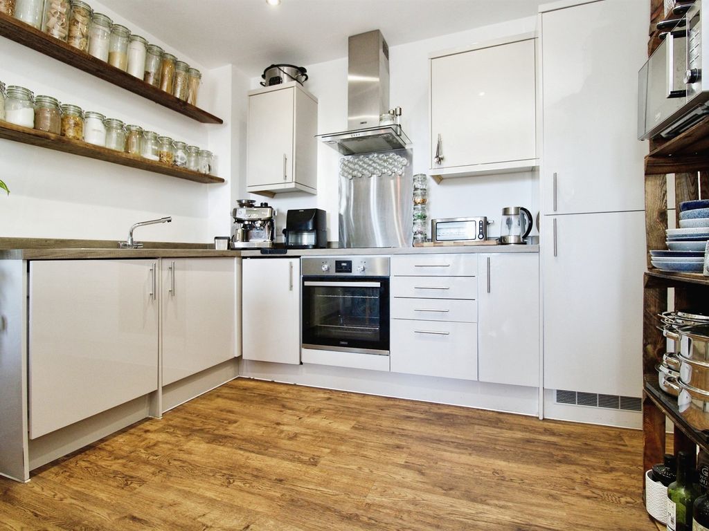 1 bed flat for sale in Schooner Drive, Cardiff CF10, £175,000