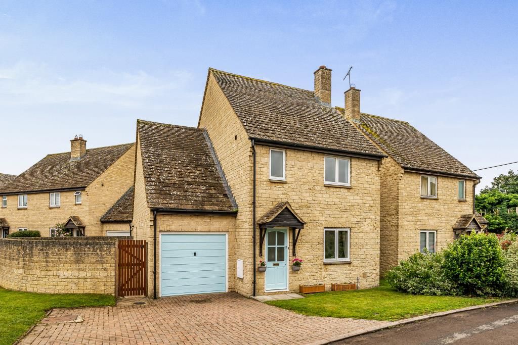 3 bed detached house for sale in Clanfield, Oxfordshire OX18, £425,000