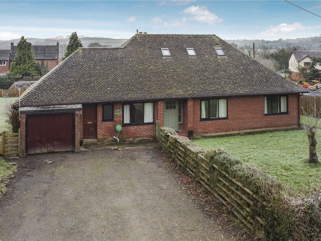 5 bed bungalow for sale in Llansantffraid, Powys SY22, £395,000