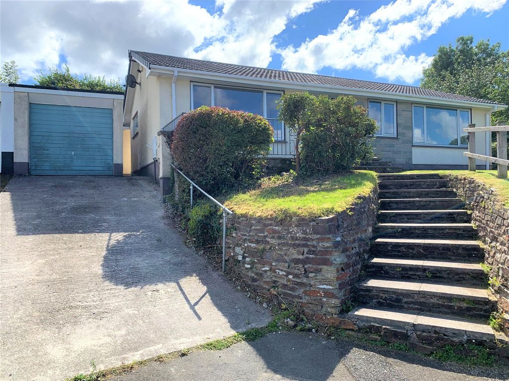 3 bed bungalow to rent in Trenant Road, Tywardreath, Par, Cornwall PL24, £1,250 pcm