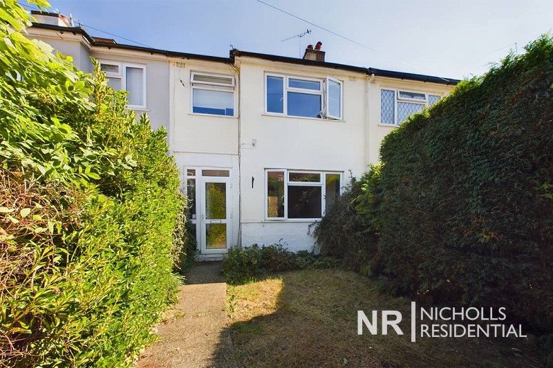 3 bed property for sale in Roebuck Road, Chessington, Surrey. KT9, £465,000