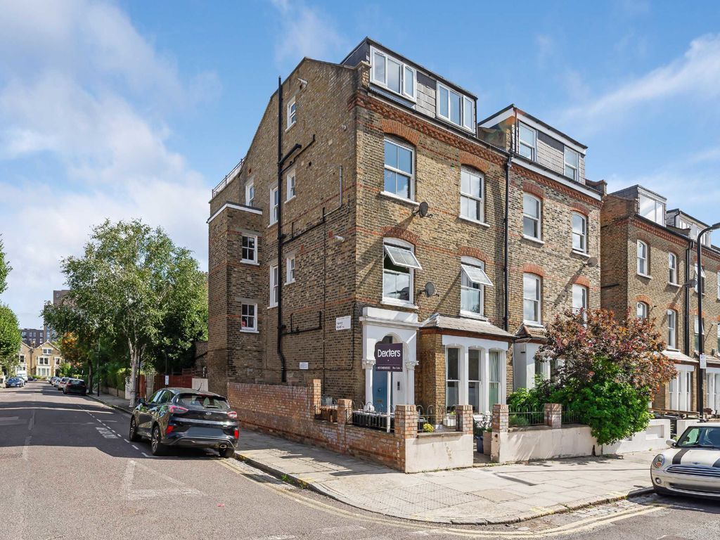 2 bed flat for sale in Alexandra Grove, London N4, £725,000