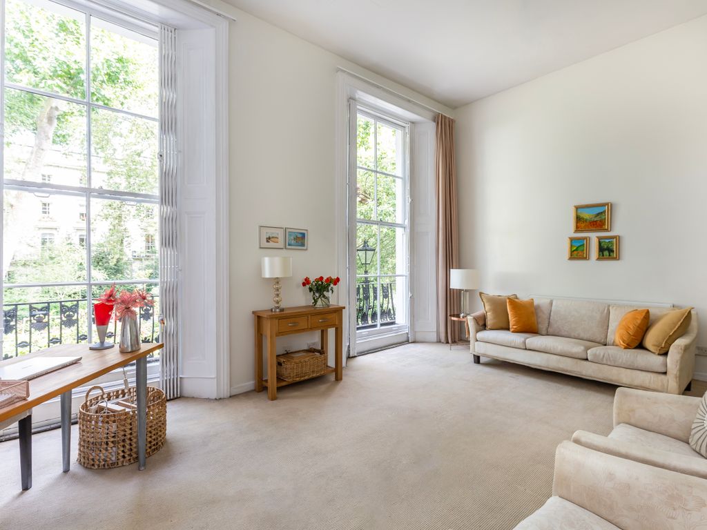 1 bed flat for sale in Porchester Square, London W2, £640,000