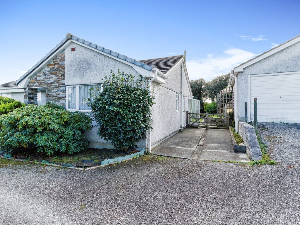 3 bed detached bungalow for sale in Burlawn, Wadebridge, Cornwall PL27, £360,000