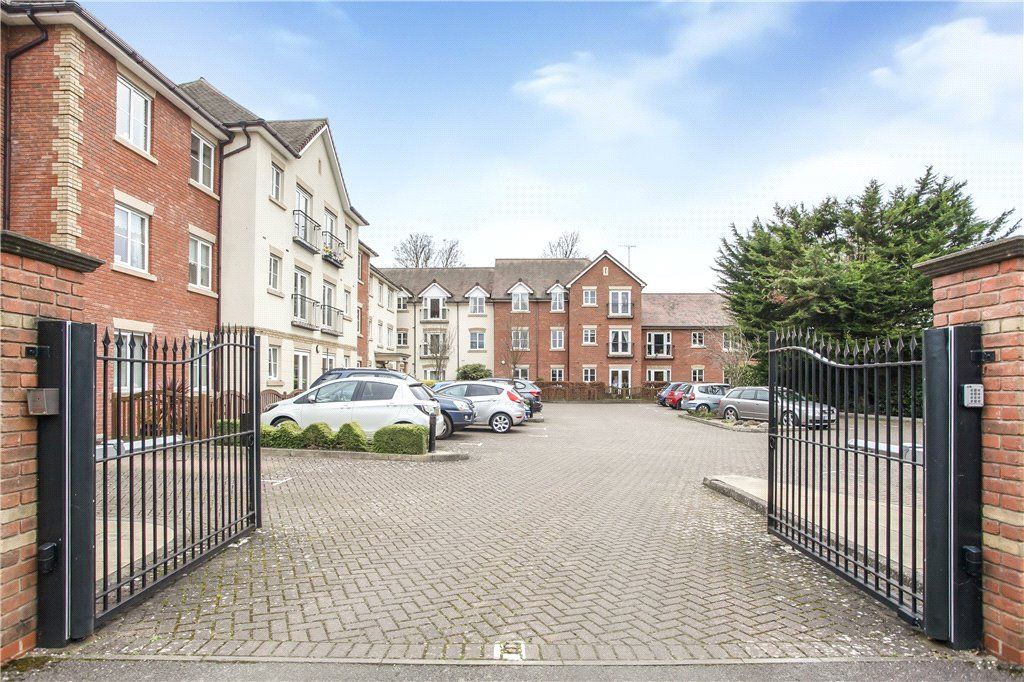 2 bed flat for sale in Albany Place, Egham, Surrey TW20, £215,000