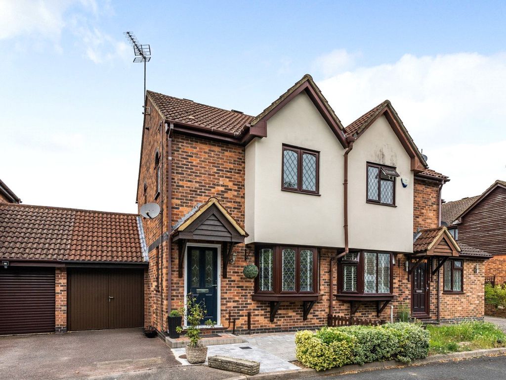 2 bed detached house for sale in Aspen Park Drive, Watford, Hertfordshire WD25, £425,000