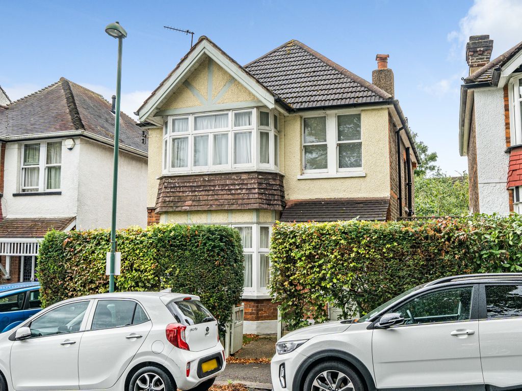 3 bed detached house for sale in Carshalton Park Road, Carshalton SM5, £715,000