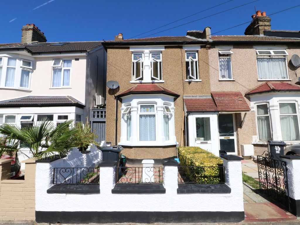 2 bed end terrace house for sale in Eltisley Road, Ilford IG1, £410,000