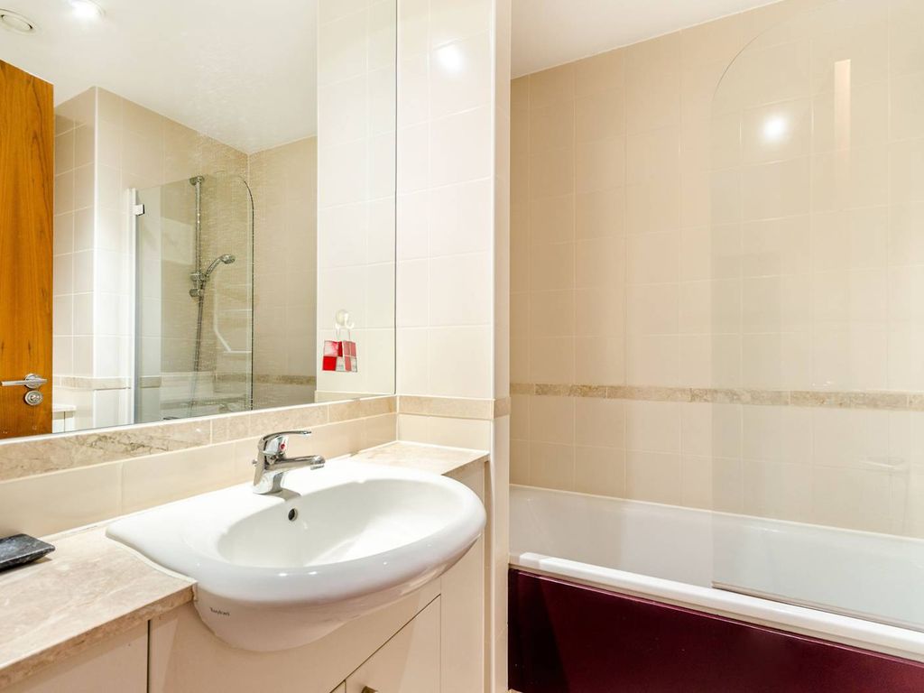 1 bed flat for sale in County Hall, Waterloo, London SE1, £475,000