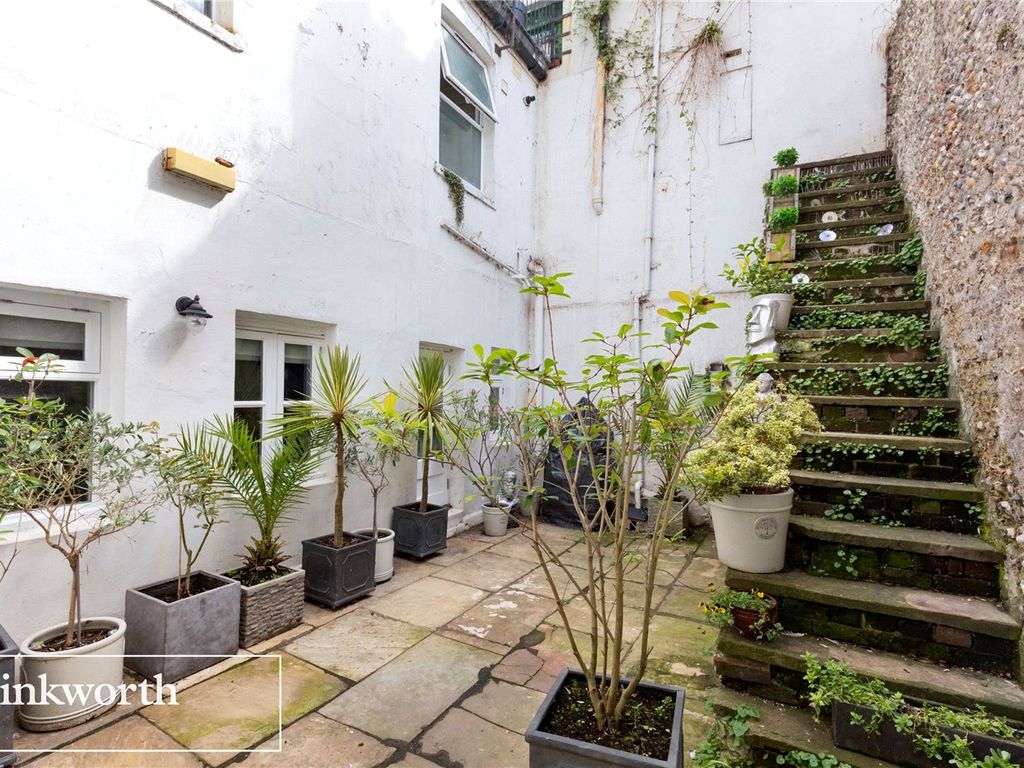 1 bed flat for sale in Brunswick Square, Hove, East Sussex BN3, £365,000