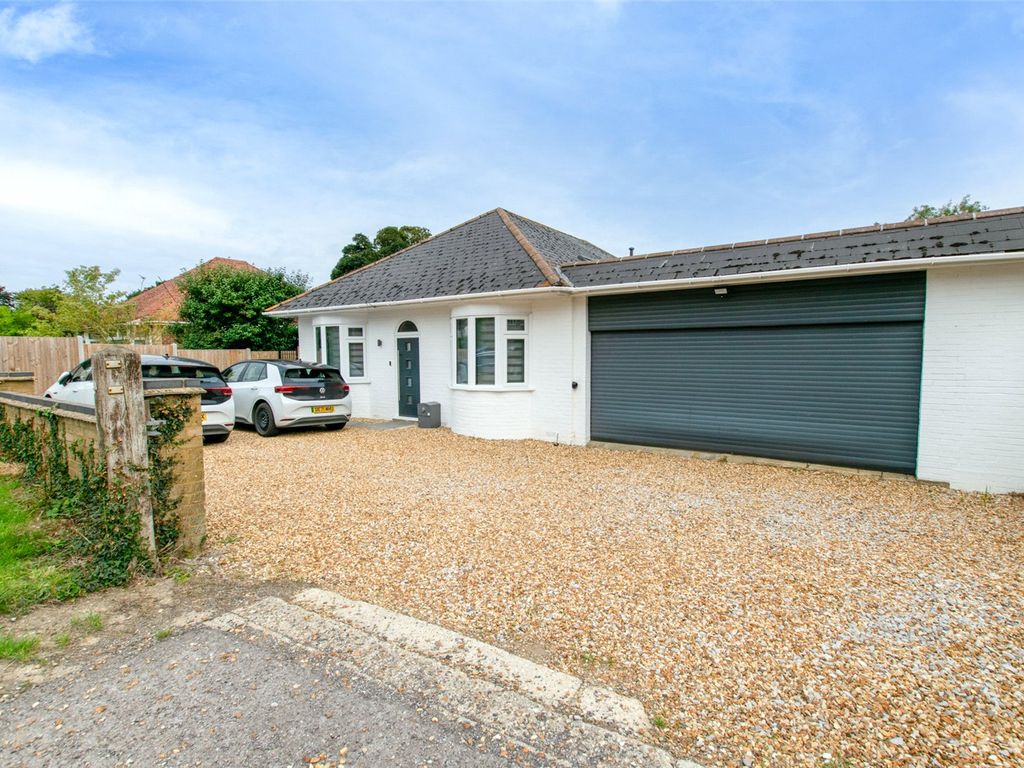 4 bed bungalow for sale in Common Road, Kensworth, Bedfordshire LU6, £675,000