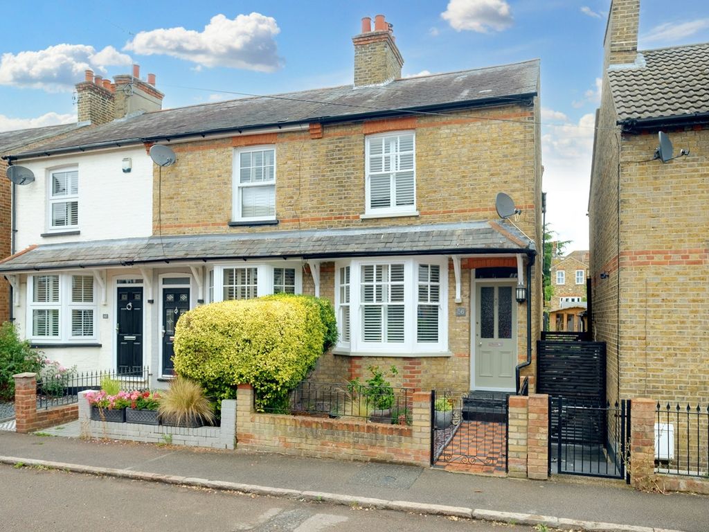 2 bed end terrace house for sale in South Primrose Hill, Chelmsford CM1, £400,000