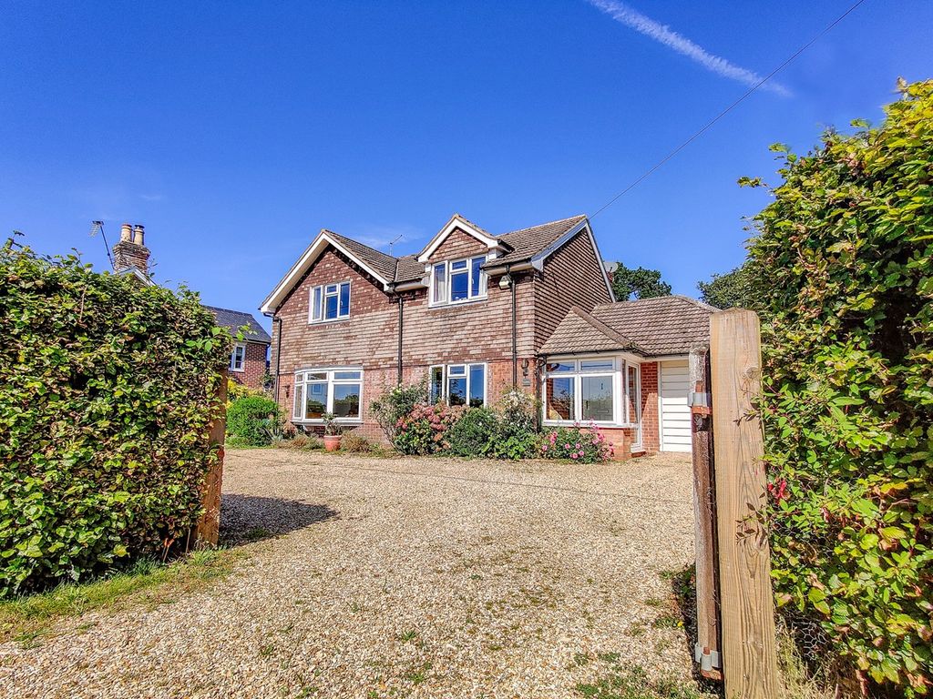 4 bed detached house for sale in Lyndhurst Road, Bransgore, Christchurch BH23, £900,000