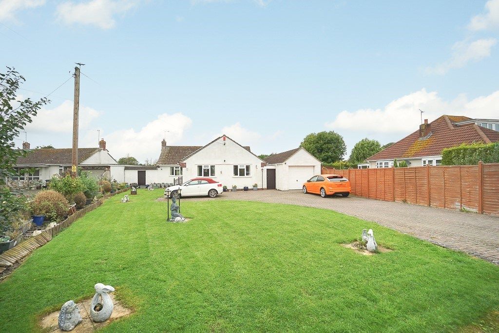 3 bed bungalow for sale in Elm Tree Road, Locking, Weston-Super-Mare BS24, £425,000