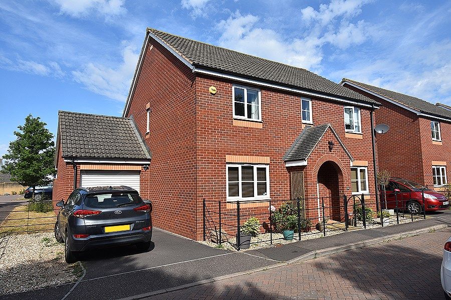 4 bed detached house for sale in Liberty Way, The Fairways, Exeter EX2, £525,000