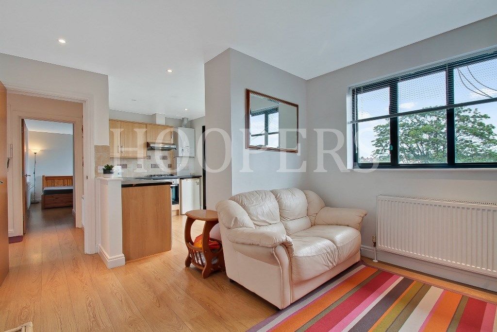 2 bed flat for sale in Leeland Way, London NW10, £420,000