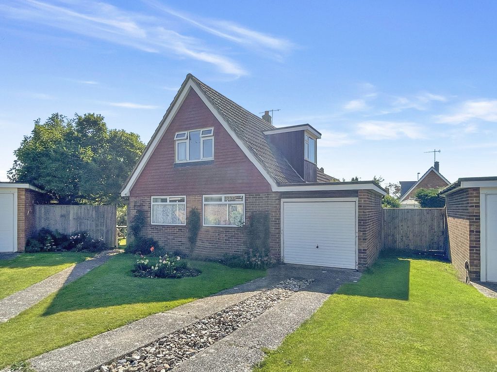 3 bed detached bungalow for sale in Alfriston Close, Worthing BN14, £475,000