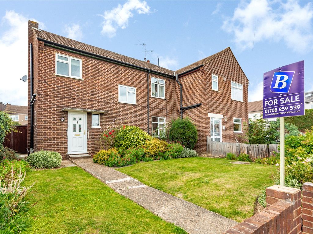 3 bed semi-detached house for sale in Kennet Close, Upminster RM14, £425,000
