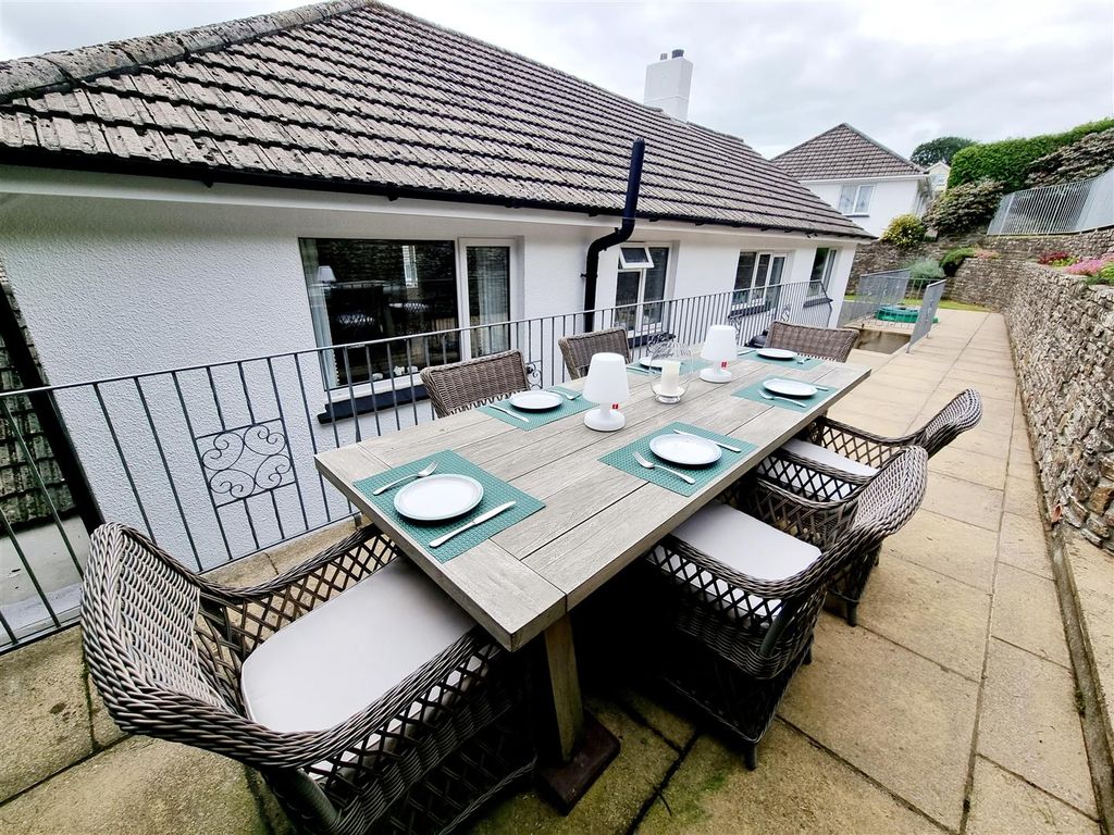 4 bed detached bungalow for sale in Meadowside, Launceston PL15, £395,000