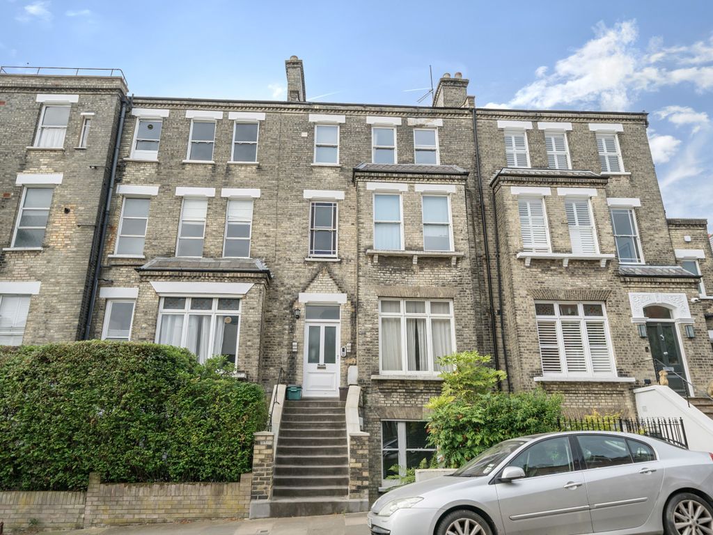 3 bed flat for sale in Denning Road, Hampstead Village NW3, £1,400,000