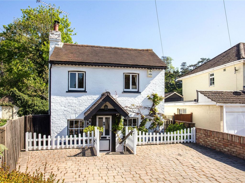 2 bed detached house for sale in Silwood Road, Ascot SL5, £575,000