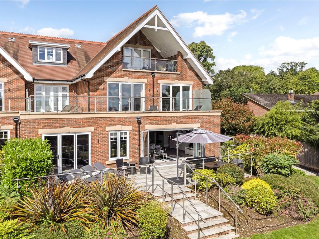 4 bed flat for sale in Penn Road, Beaconsfield HP9, £2,000,000