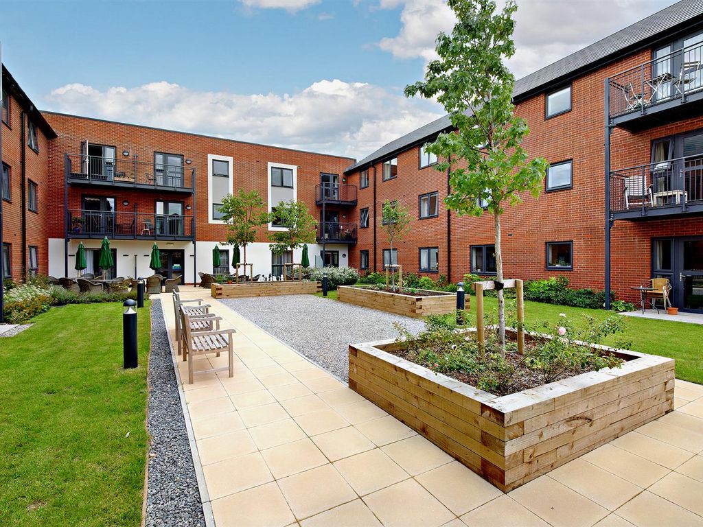 2 bed flat for sale in Pym Court, Bewick Avenue, Topsham, Exeter EX3, £485,000