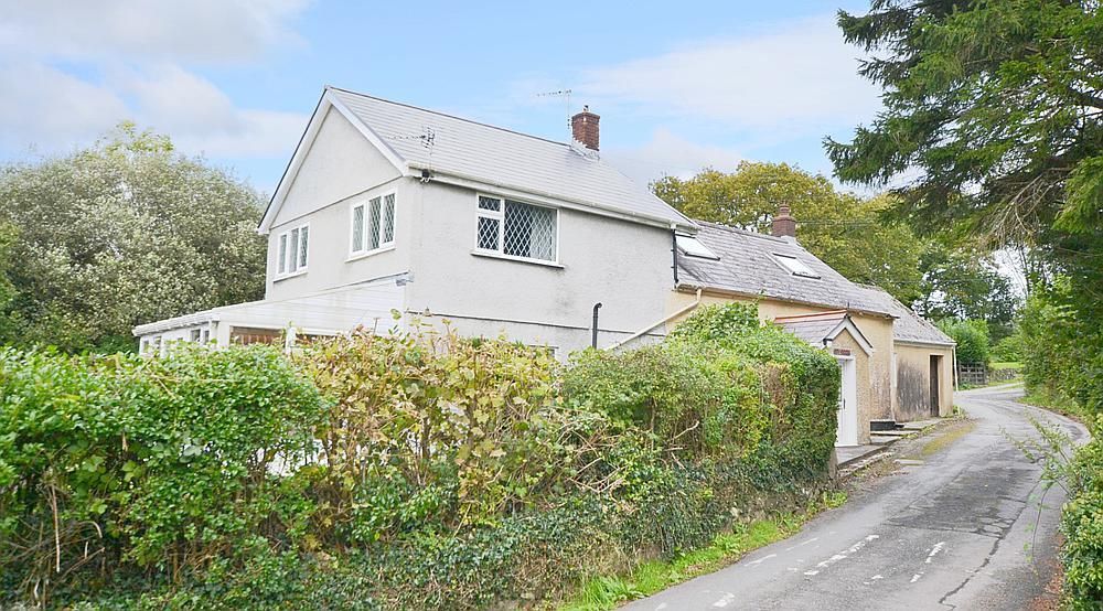 3 bed property for sale in Argoed Road, Betws, Ammanford SA18, £380,000