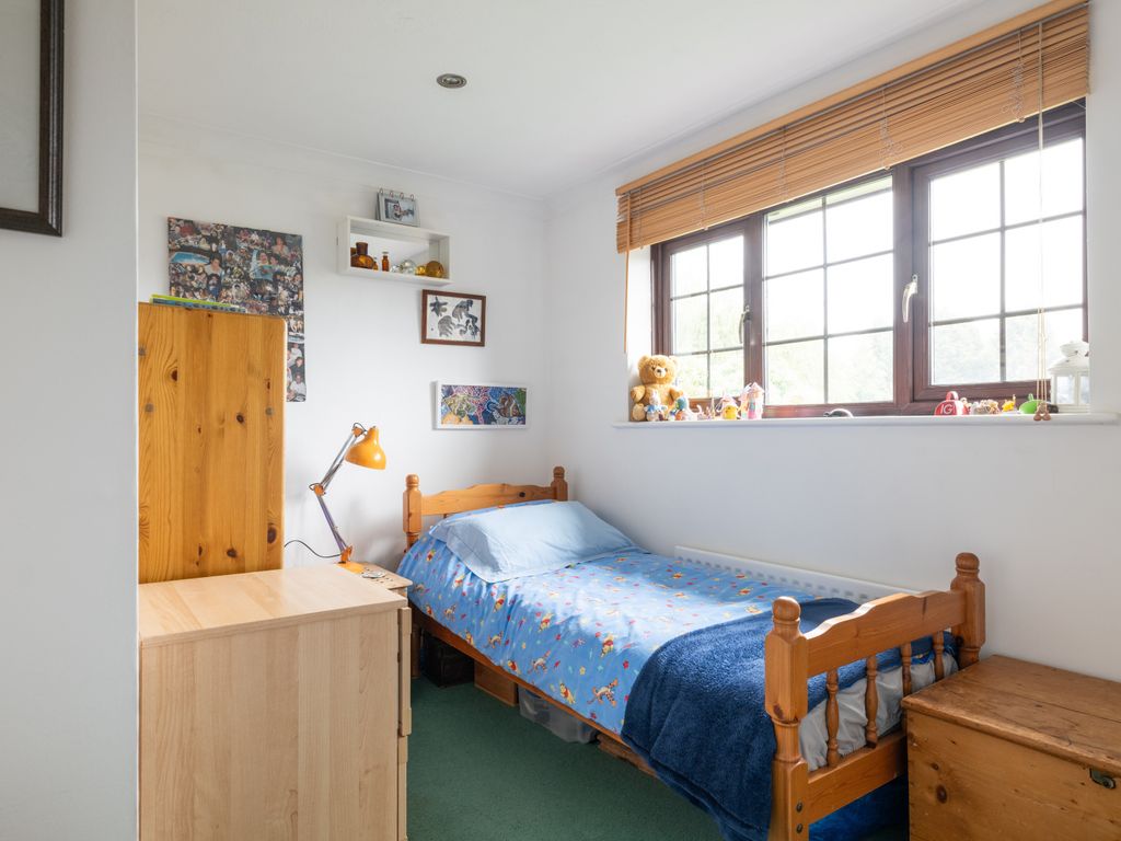 4 bed detached house for sale in Hamsland, Horsted Keynes RH17, £675,000