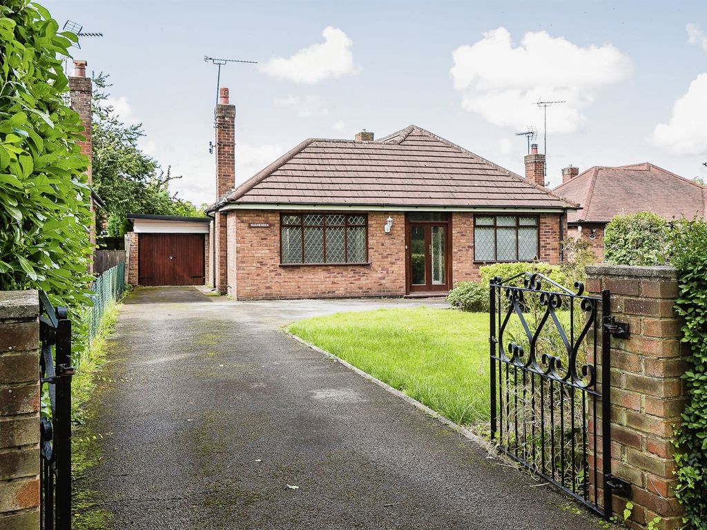 2 bed detached bungalow for sale in Rowton Bridge Road, Christleton, Chester CH3, £425,000