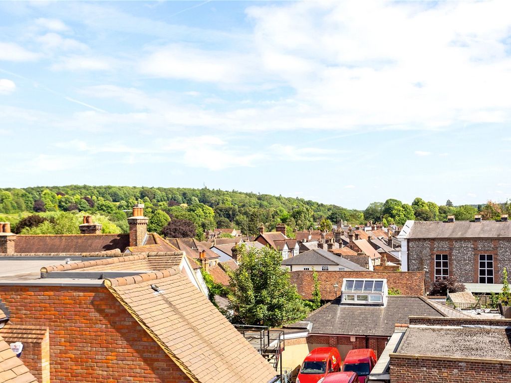 2 bed maisonette for sale in Station Approach, Great Missenden HP16, £345,000