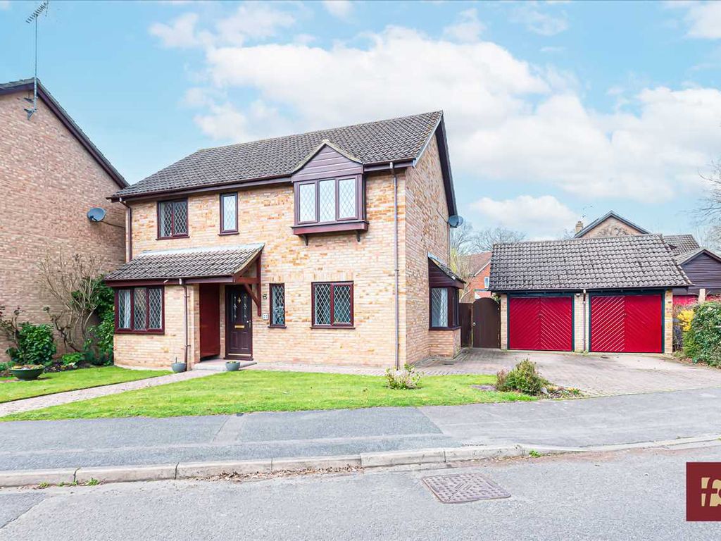 4 bed detached house for sale in Chaucer Road, Crowthorne RG45, £725,000